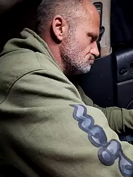 DatingProfile USA 43 str8 online show from February 11, 2025, 7:02 am