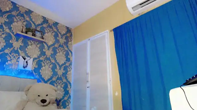 nicoledollts online show from May 12, 2026, 1:17 pm