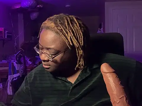 BigKittyRaven online show from February 13, 2025, 4:32 am