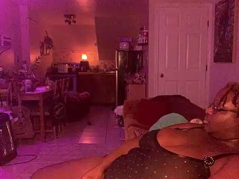 BigKittyRaven online show from December 11, 2024, 5:10 am