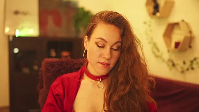 Berberis  Silene online show from December 18, 2024, 7:41 pm