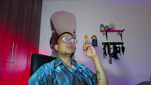 Nymphobuddies online show from November 9, 2025, 2:21 pm