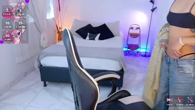 AnabelWolf online show from November 7, 2025, 3:49 pm