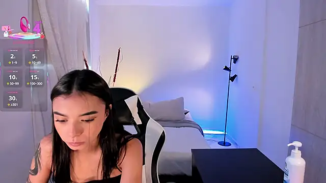 Snapshot of AnabelWolf chatting on September 24, 2025, 4:57 pm AnabelWolf online show from September 24, 2025, 4:57 pm