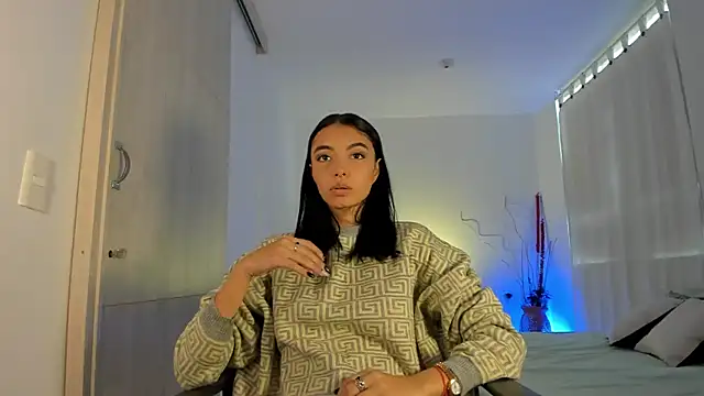 Snapshot of AnabelWolf chatting on February 4, 2025, 7:33 pm AnabelWolf online show from February 4, 2025, 7:33 pm