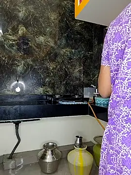 Tamil Shalini Lustyy online show from November 23, 2025, 1:04 am