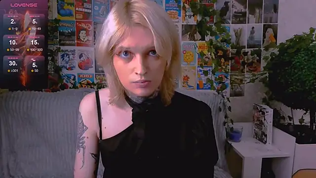 Snapshot of Simona_Rain chatting on November 3, 2025, 10:46 pm Simona Rain online show from November 3, 2025, 10:46 pm