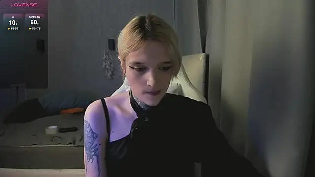 Snapshot of Simona_Rain chatting on December 2, 2025, 10:55 pm Simona Rain online show from December 2, 2025, 10:55 pm