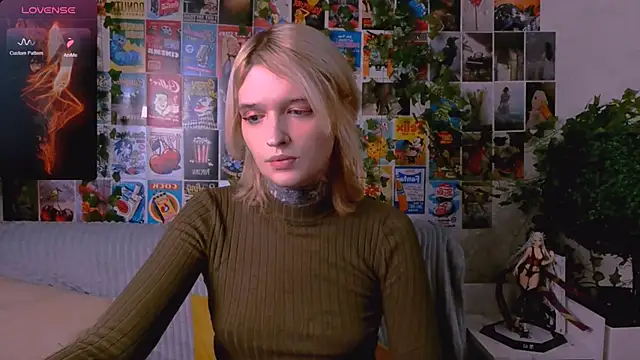 Snapshot of Simona_Rain chatting on November 19, 2025, 7:14 pm Simona Rain online show from November 19, 2025, 7:14 pm