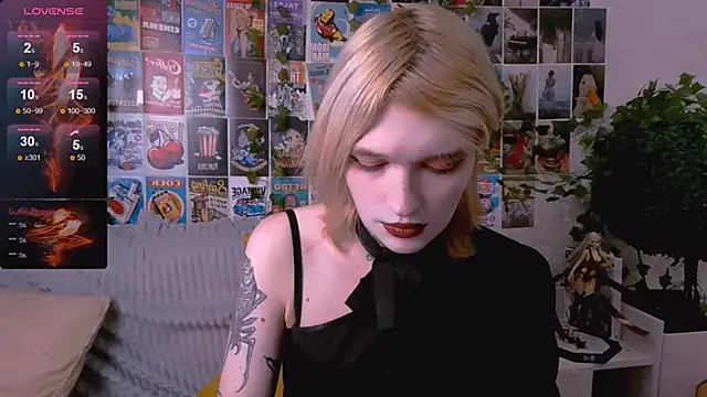 Snapshot of Simona_Rain chatting on November 16, 2025, 4:39 am Simona Rain online show from November 16, 2025, 4:39 am