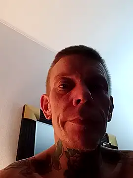Tattooguy 86 online show from November 27, 2025, 9:15 pm