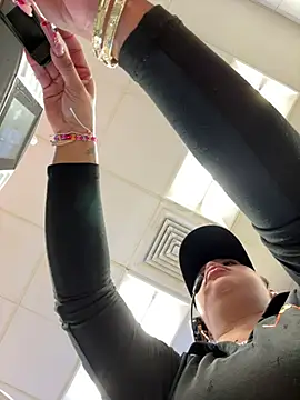 shyfr34k online show from February 23, 2025, 12:48 pm