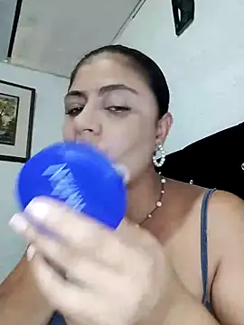 Snapshot of ElizabethWeil chatting on May 2, 2026, 1:16 pm ElizabethWeil online show from May 2, 2026, 1:16 pm