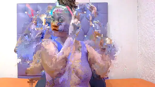 Snapshot of LolaTwerksXX chatting on February 7, 2026, 11:07 am LolaTwerksXX online show from February 7, 2026, 11:07 am