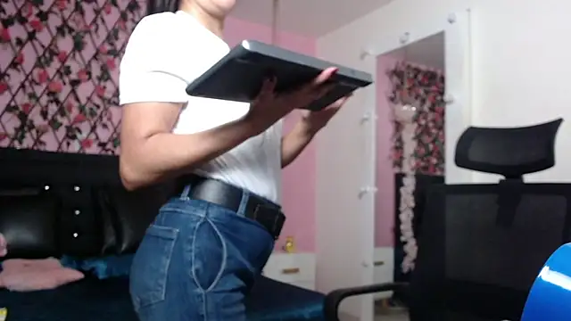 Snapshot of GeorginaBianco chatting on January 19, 2026, 11:58 am GeorginaBianco online show from January 19, 2026, 11:58 am