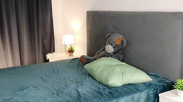 AudreyBearfield online show from December 16, 2024, 6:16 pm