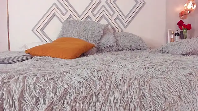 Snapshot of Radiant_Naomi chatting on March 11, 2025, 2:40 pm Radiant Naomi online show from March 11, 2025, 2:40 pm