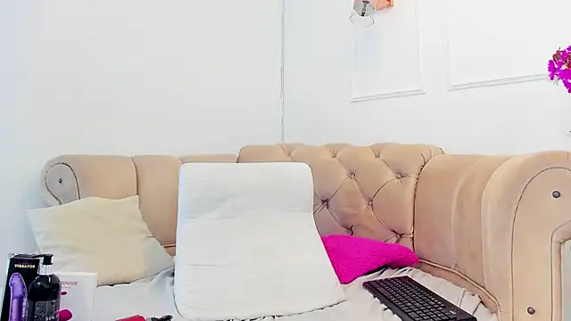 briannaduque online show from February 16, 2025, 3:38 pm