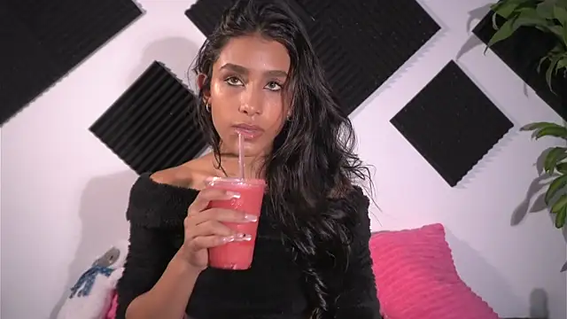 Snapshot of Ambeer_Rousess chatting on November 3, 2025, 11:52 pm Ambeer Rousess online show from November 3, 2025, 11:52 pm