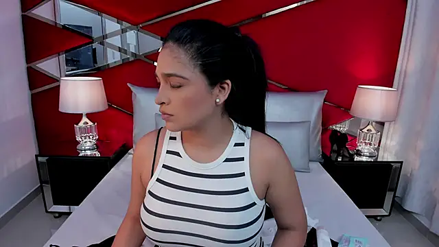 Snapshot of AdeleGray chatting on September 13, 2025, 11:43 am AdeleGray online show from September 13, 2025, 11:43 am