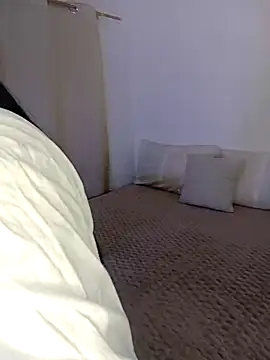 Snapshot of AdeleGray chatting on November 6, 2025, 9:35 am AdeleGray online show from November 6, 2025, 9:35 am