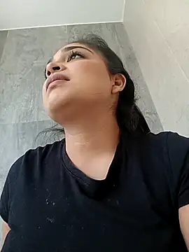 Snapshot of AdeleGray chatting on September 24, 2025, 12:22 pm AdeleGray online show from September 24, 2025, 12:22 pm