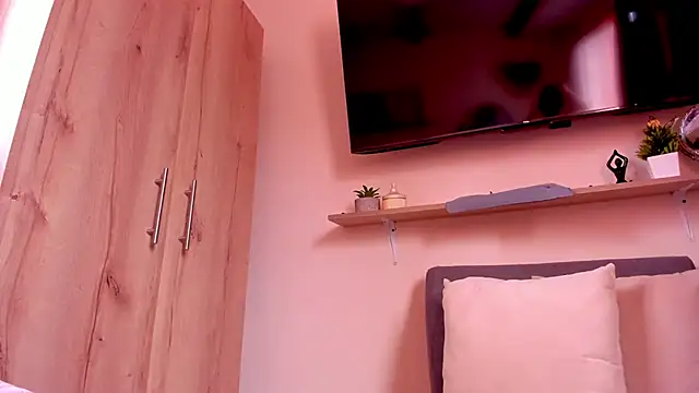 sofiaVelez01 online show from April 22, 2026, 4:03 pm