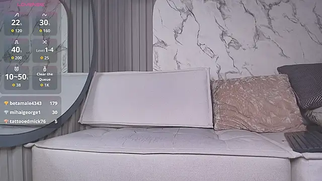 Snapshot of Franchesca_De_Luca chatting on November 27, 2025, 12:55 am Franchesca De Luca online show from November 27, 2025, 12:55 am