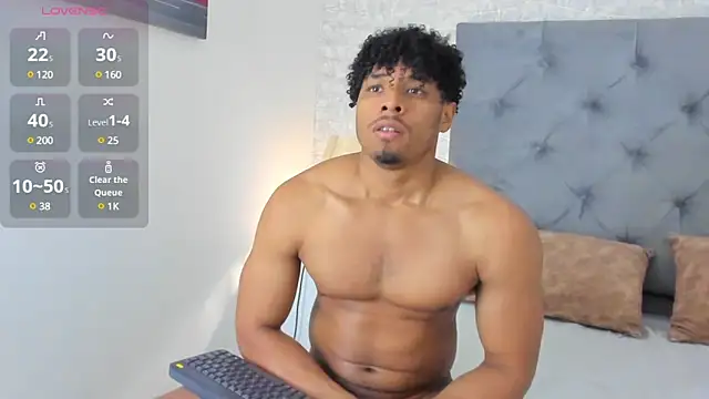 Jacub Micke1 online show from March 3, 2025, 10:42 pm