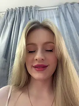Snapshot of CaseyCumFace chatting on June 16, 2026, 8:20 pm CaseyCumFace online show from June 16, 2026, 8:20 pm