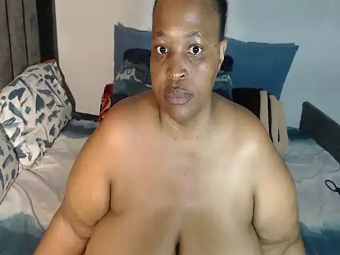 Snapshot of BootyDiva5 chatting on March 2, 2026, 4:46 am BootyDiva5 online show from March 2, 2026, 4:46 am