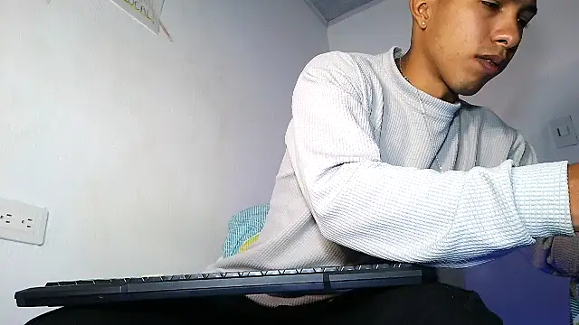 maximo vega newv online show from March 8, 2026, 6:00 pm