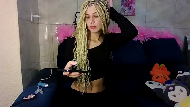 LadyhNigth online show from May 14, 2026, 9:23 pm