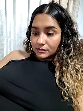 BrendaGirs online show from November 30, 2025, 3:18 am