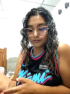 BrendaGirs online show from April 22, 2026, 2:18 am