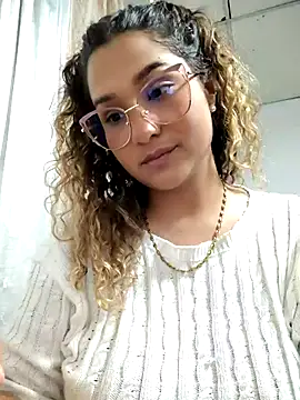 BrendaGirs online show from November 17, 2025, 4:38 am