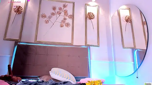 amandalee01 online show from April 6, 2026, 4:46 am