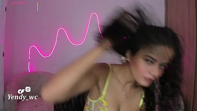 Snapshot of yendywc chatting on January 7, 2026, 10:09 am yendywc online show from January 7, 2026, 10:09 am