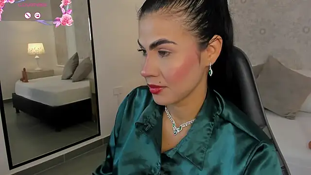 Snapshot of stephanya_ chatting on July 24, 2026, 12:45 pm stephanya online show from July 24, 2026, 12:45 pm