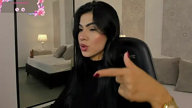 Snapshot of stephanya_ chatting on July 25, 2026, 12:44 pm stephanya online show from July 25, 2026, 12:44 pm