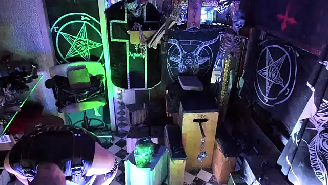 Snapshot of BULGEDEMON chatting on October 30, 2025, 1:48 am BULGEDEMON online show from October 30, 2025, 1:48 am