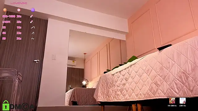 Snapshot of SHARONN____ chatting on January 7, 2026, 4:06 am SHARONN online show from January 7, 2026, 4:06 am