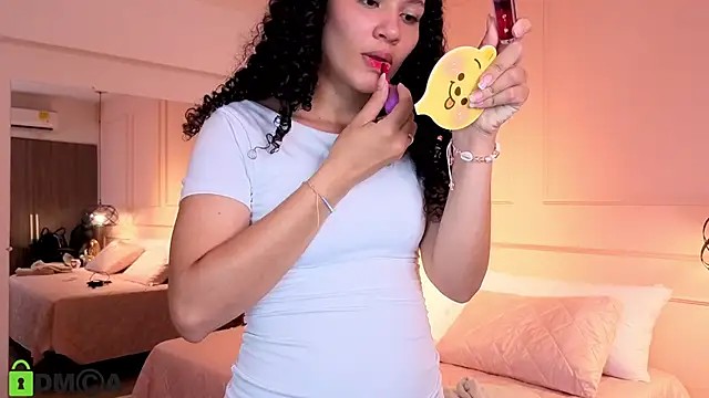 Snapshot of SHARONN____ chatting on December 23, 2025, 4:01 am SHARONN online show from December 23, 2025, 4:01 am