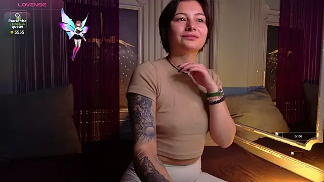 Snapshot of Ishtar_Divine chatting on October 8, 2025, 4:25 am Ishtar Divine online show from October 8, 2025, 4:25 am