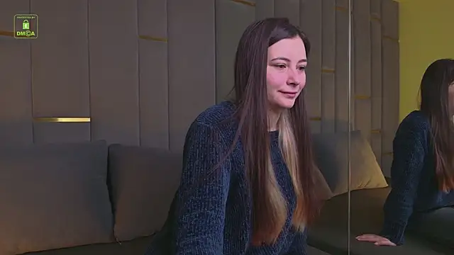 Snapshot of Ishtar_Divine chatting on March 18, 2025, 4:29 am Ishtar Divine online show from March 18, 2025, 4:29 am