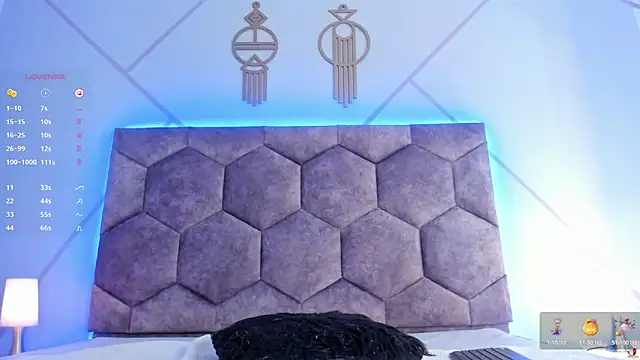 aggy castel online show from February 11, 2025, 6:40 am