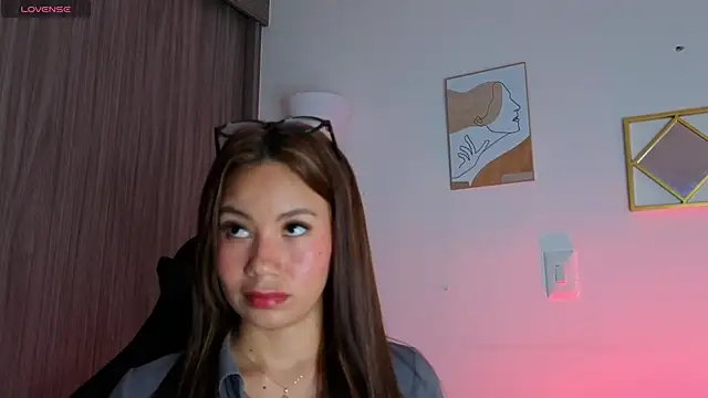 Snapshot of Tamaraa_Serra chatting on November 23, 2025, 6:40 pm Tamaraa Serra online show from November 23, 2025, 6:40 pm