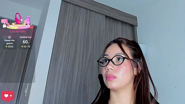 Snapshot of Tamaraa_Serra chatting on November 4, 2025, 8:23 pm Tamaraa Serra online show from November 4, 2025, 8:23 pm