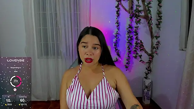 Snapshot of Eily__ chatting on January 1, 2025, 1:04 am Eily online show from January 1, 2025, 1:04 am