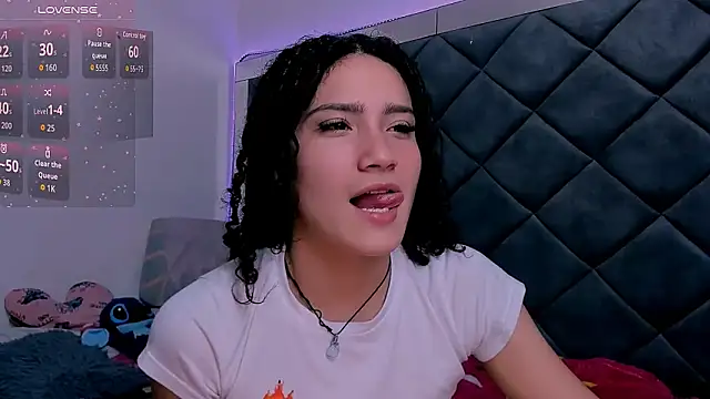 Nellyhills online show from November 7, 2025, 5:39 pm